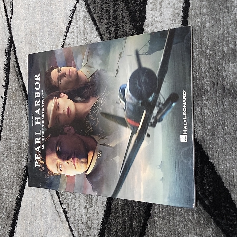 PEARL HARBOR MUSIC FROM MOTION PICTURES 2001 PIANO SOLO SONGBOOK COLORED PHOTOS